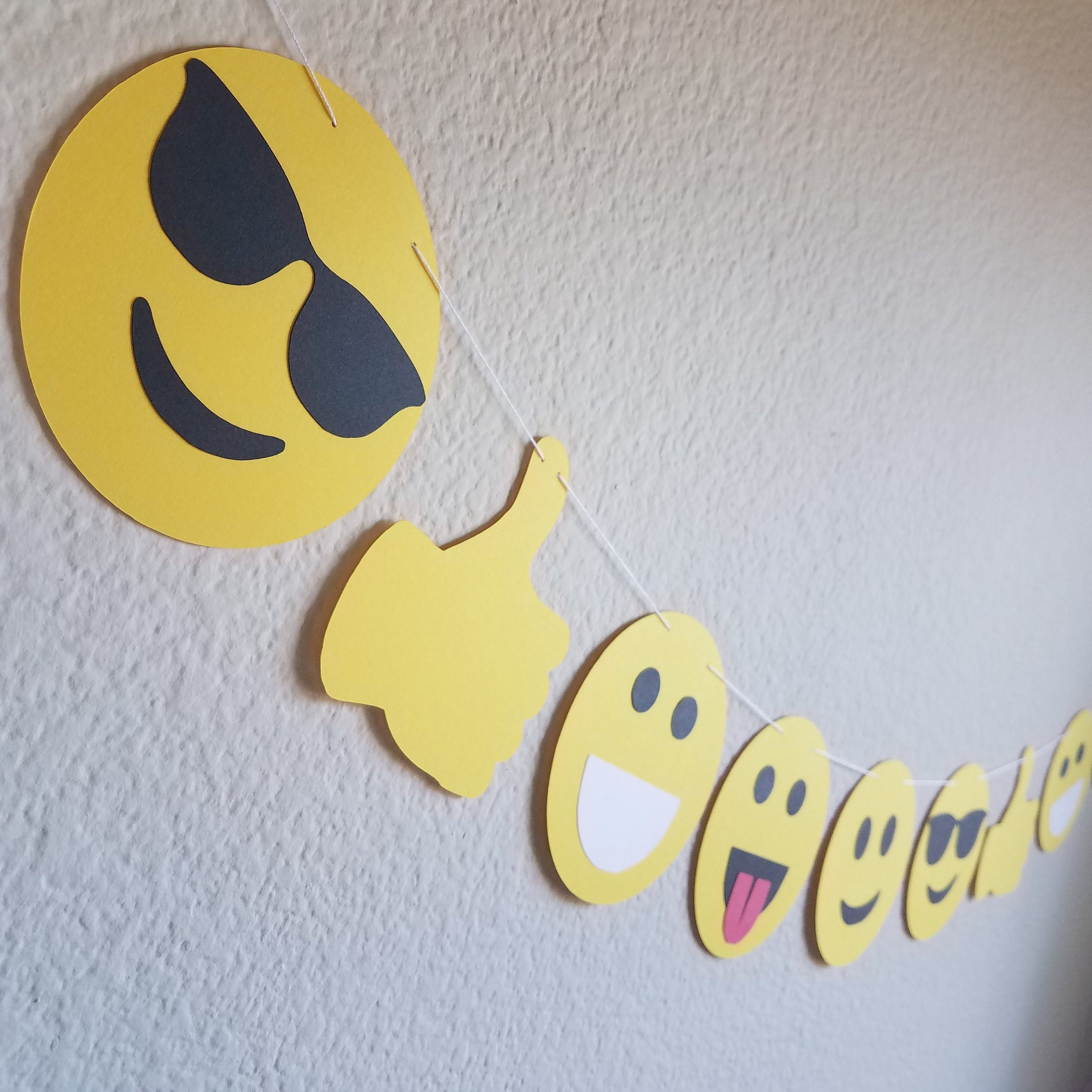 Emoji Garland, Emoji Party Garland, Emoji Party Decorations, Emoji Decorations, Emoji Party Banner, Emoji Garland Banner
