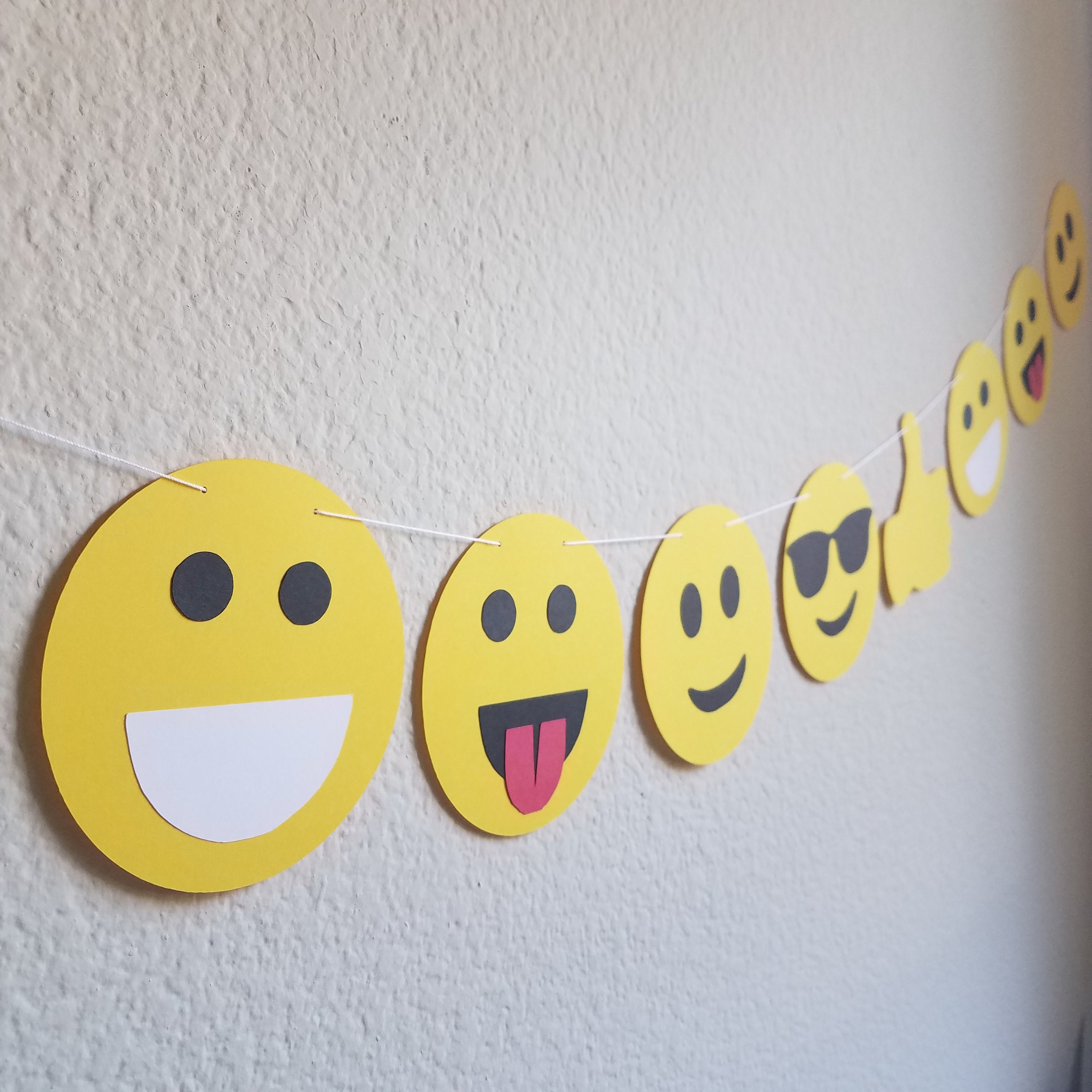 Emoji Garland, Emoji Party Garland, Emoji Party Decorations, Emoji Decorations, Emoji Party Banner, Emoji Garland Banner