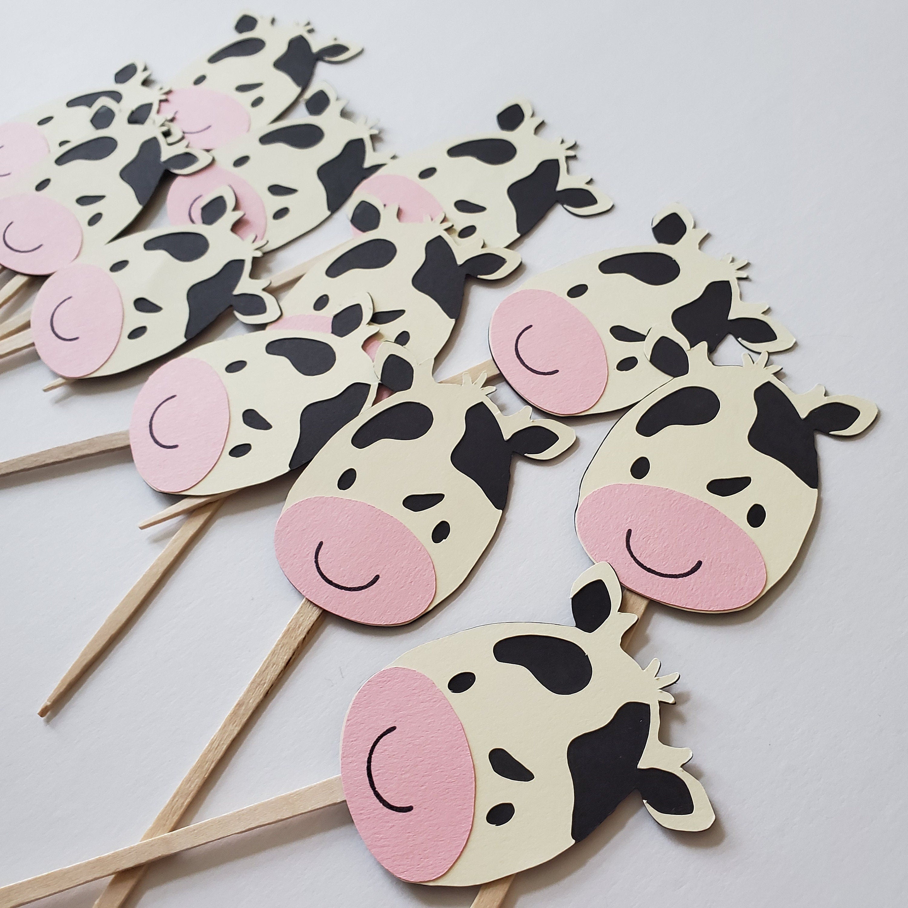 Moo Moo I&#39;m Two, Cow Garland, Cow Banner, Cow Decor, Babies Room Cow, Cow Birthday Party Decorations, Cow Themed Party
