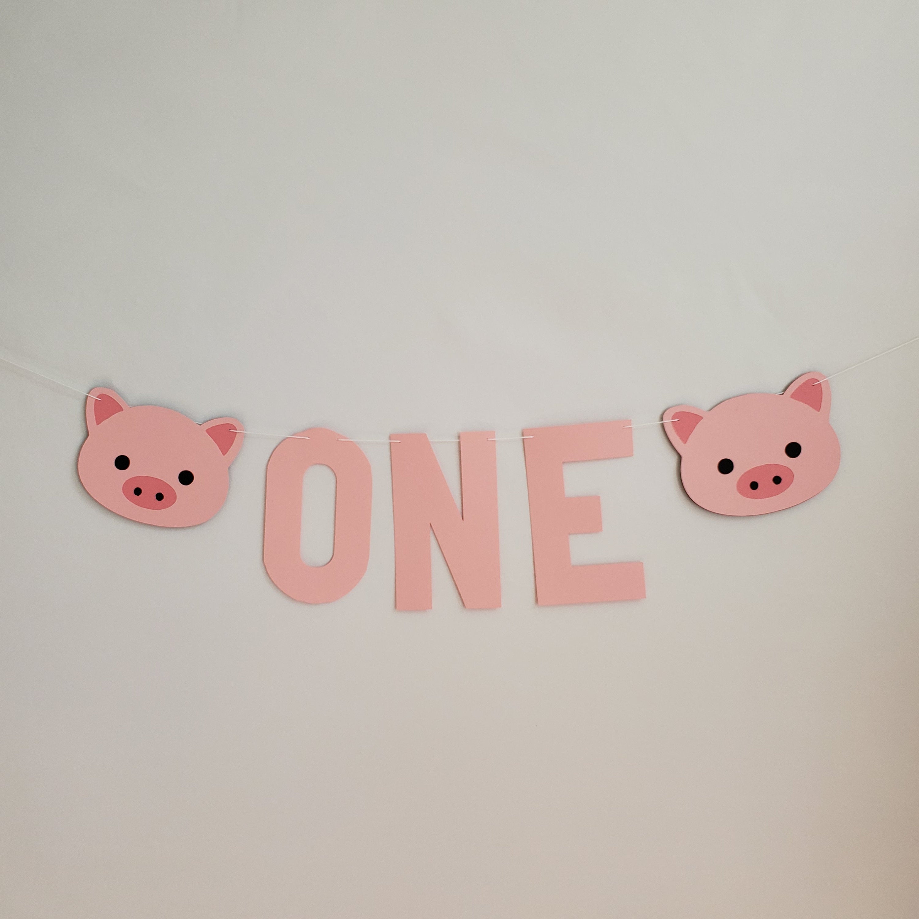One Pig Birthday Banner, Pig First Birthday, Pig High Chair Birthday Banner, Pig One Birthday Banner, Custom Pig Banner