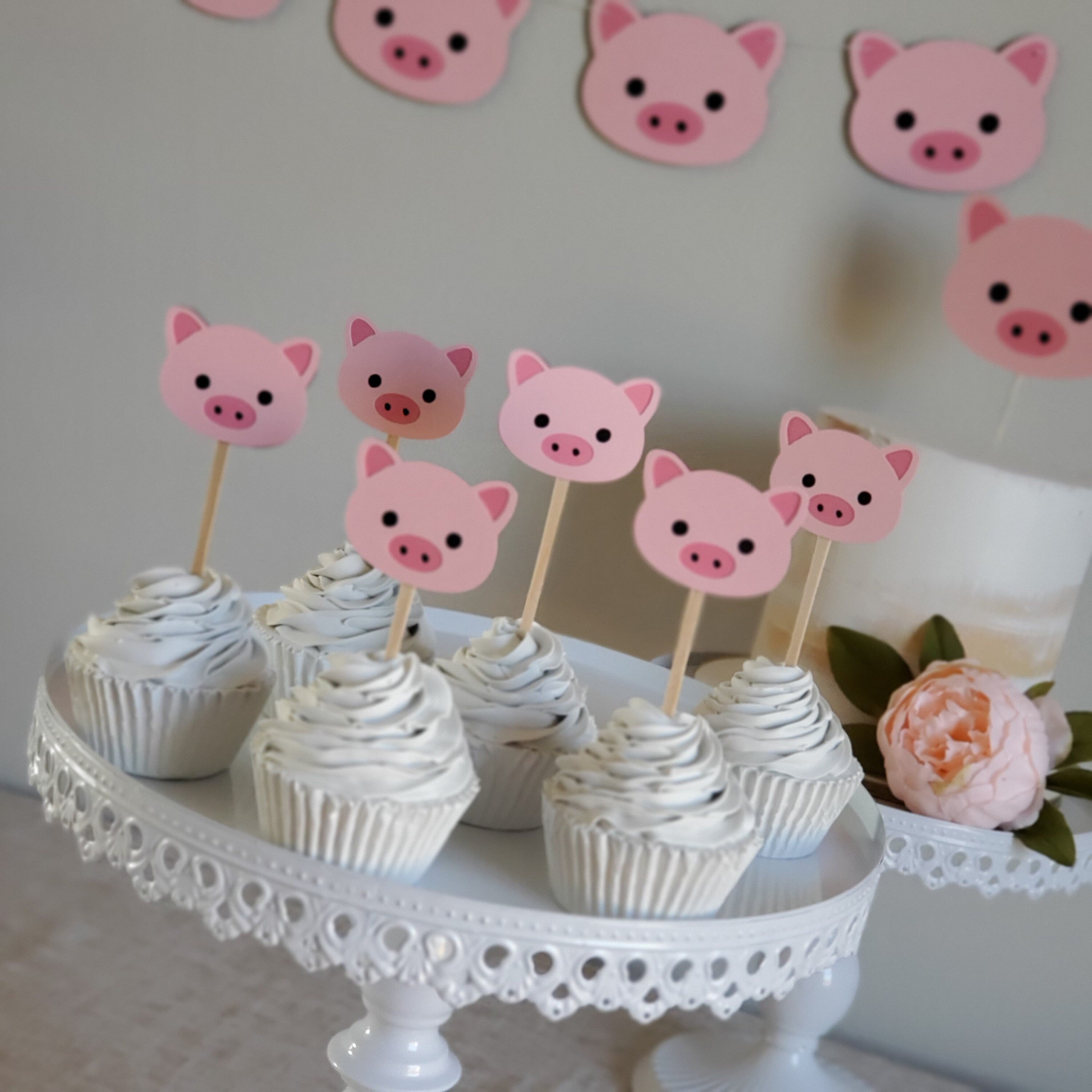 One Pig Birthday Banner, Pig First Birthday, Pig High Chair Birthday Banner, Pig One Birthday Banner, Custom Pig Banner